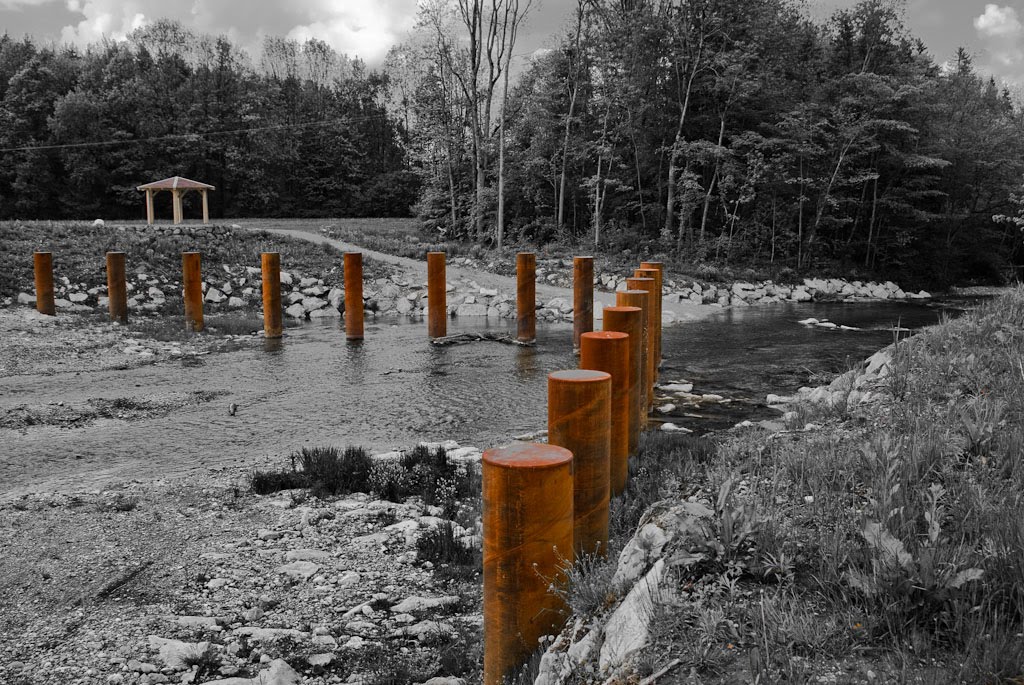 "Skulptur" in der Leitzach ++ "art" in the Leitzach river by LeoW