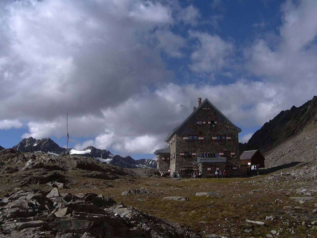 Hochwildehaus / Fidelitashütte (2866m) (August 2005) by Mat85