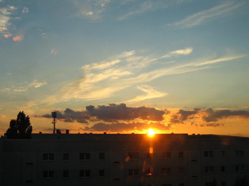 Marzahn Köthenerstr. Sonnenuntergang by Gunar Wünsch