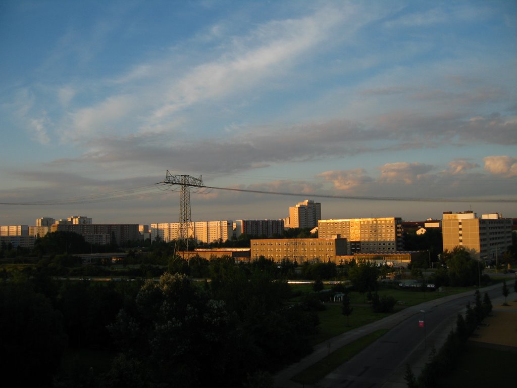 Sonnenaufgang in Marzahn by Gunar Wünsch