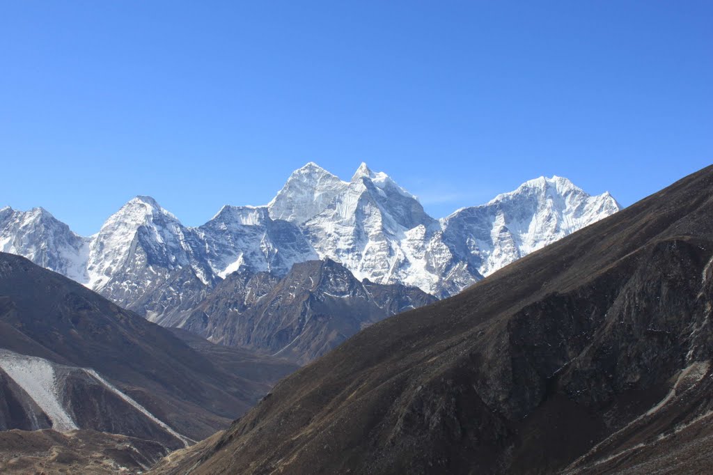 Tartikha (Shar) 6186 m, Kongde (Lho) 6086m by Sergey Ilyukhin