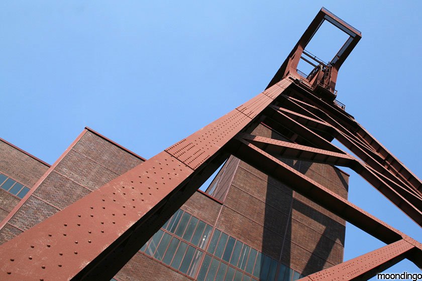 Zche Zollverein (Essen) - winding tower by MoonDingo