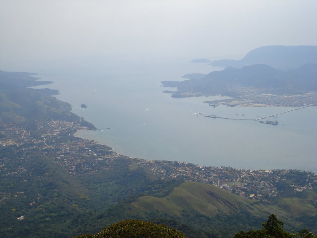 Trilha do Pico do Baepi - Ilhabela e o Canal de São Sebastião vistos do topo do Pico do Baepi by J. Augusto