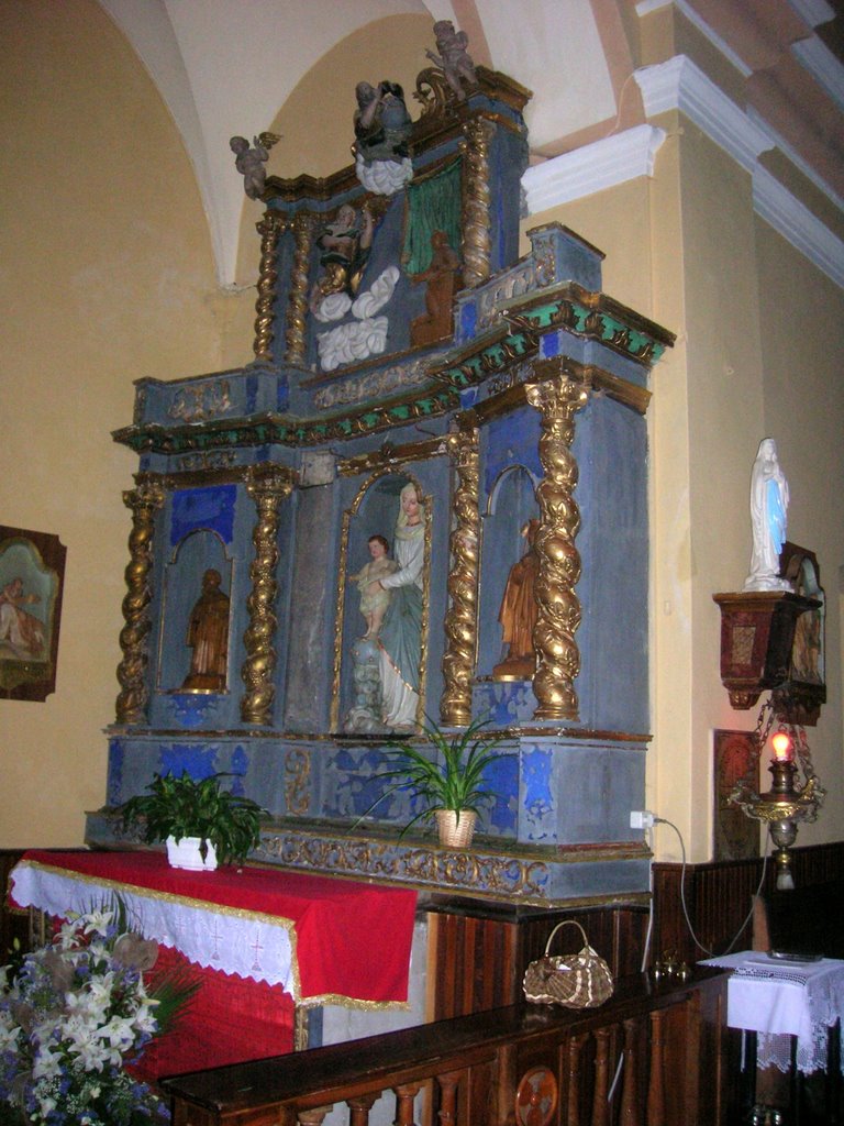 INTERNO CHIESA DI SAINT NICOLAS by piero belforte