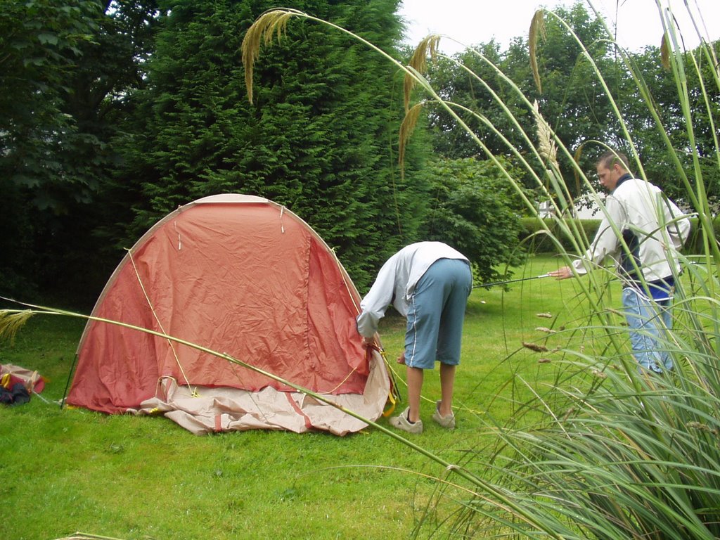 Hikanos "campsite" by macdowell