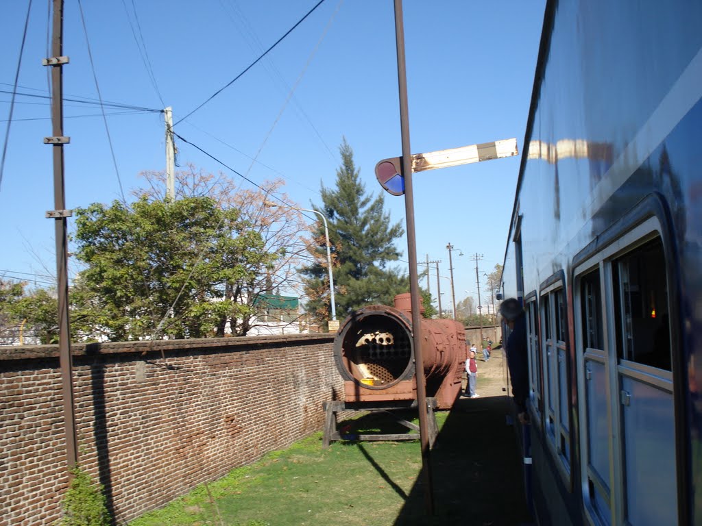 Formación de paseo en el Ferroclub by S@nti