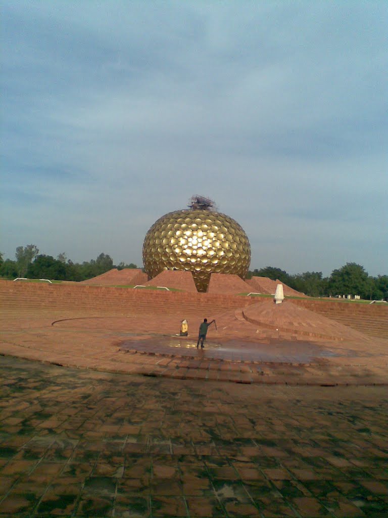 Matrimandir , pondicheery by yash kumar