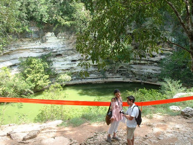 Cenote, Chichen Itza, Mexico by Lucien Kivit