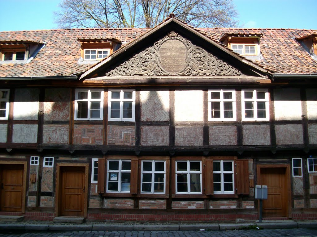 Quedlinburg 2010 - Fachwerkhaus I by bergameise