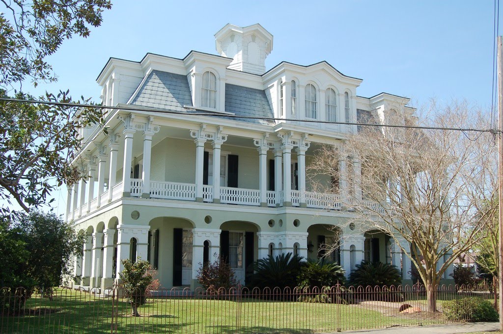 Dansereau House, Thibodaux, LA by cajunscrambler