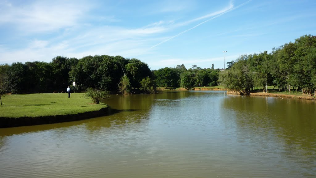 Parque Tingüí, Curitiba, PR by Ubirajara Buddin Cruz