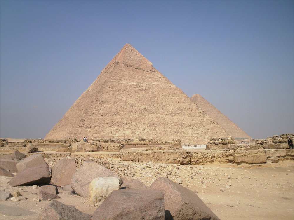 Pyramids Of Giza by hellooon