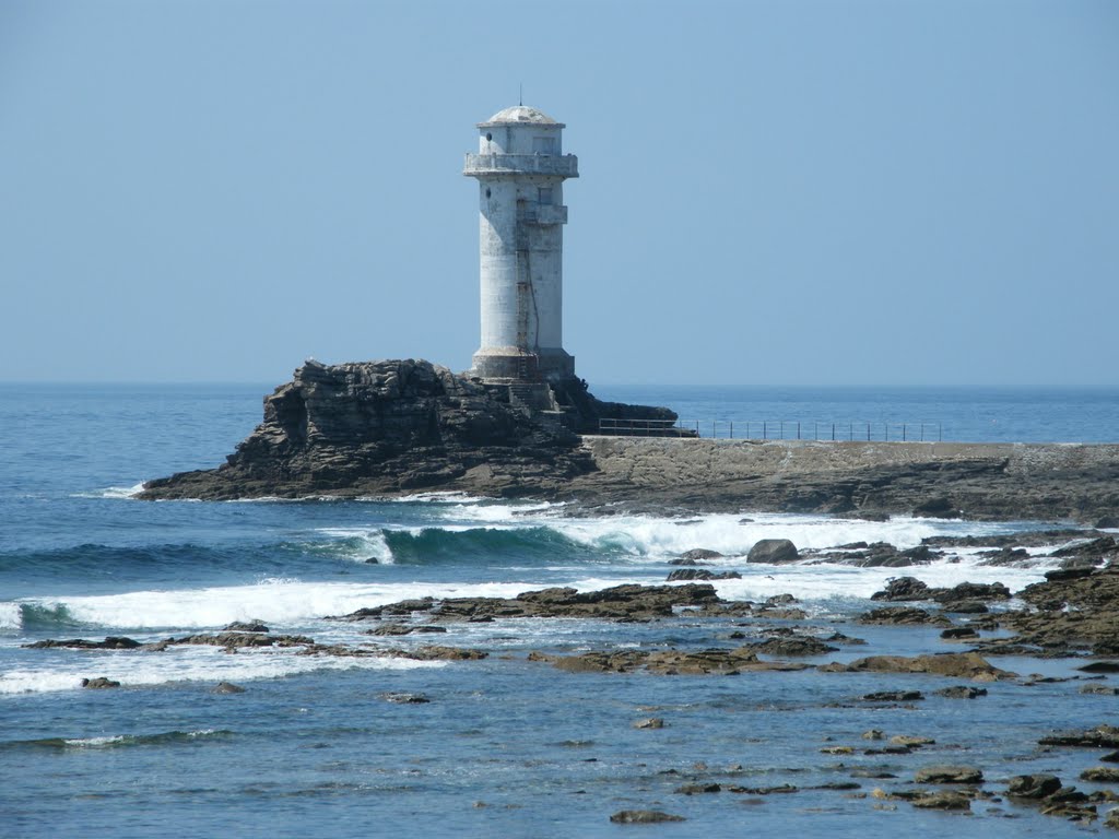 ILE DE SEIN - phare du Gueveur by Malcab