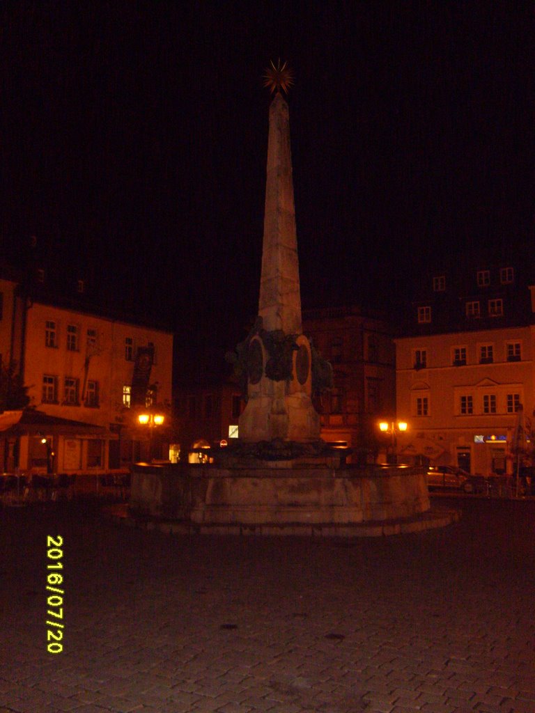 Brunnen am Marktplatz by Daniel Ulc