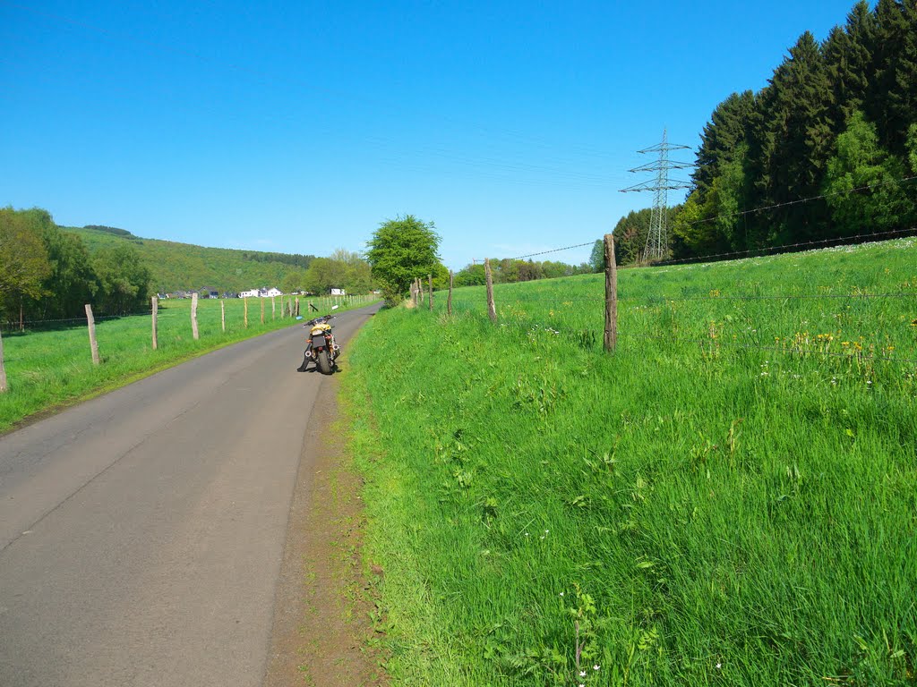 Der Weg ins Buchellertal by Waldeck_XJR