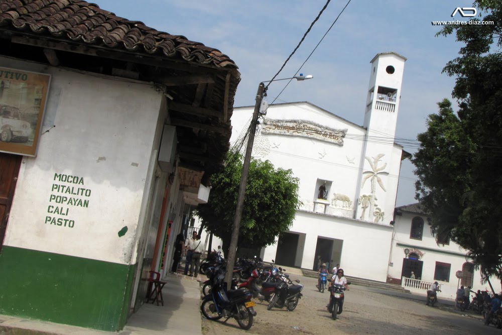 PUERTO ASÍS (Putumayo - Colombia): Iglesia by Andrés Díaz Bernal