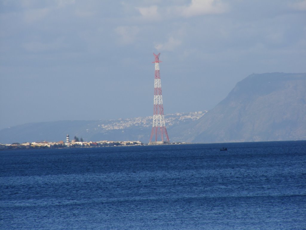 Pilone di capo Peloro- Messina ( da paradiso) by toninocafeo