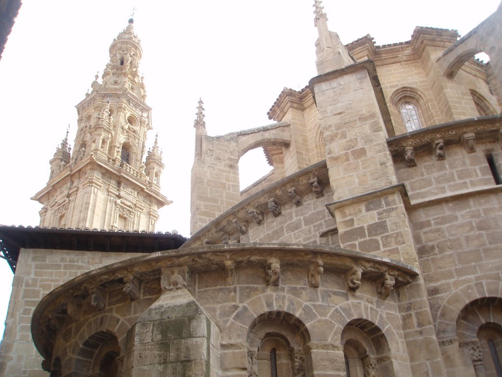 Por detrás de la catedral by Yago, Valladolid