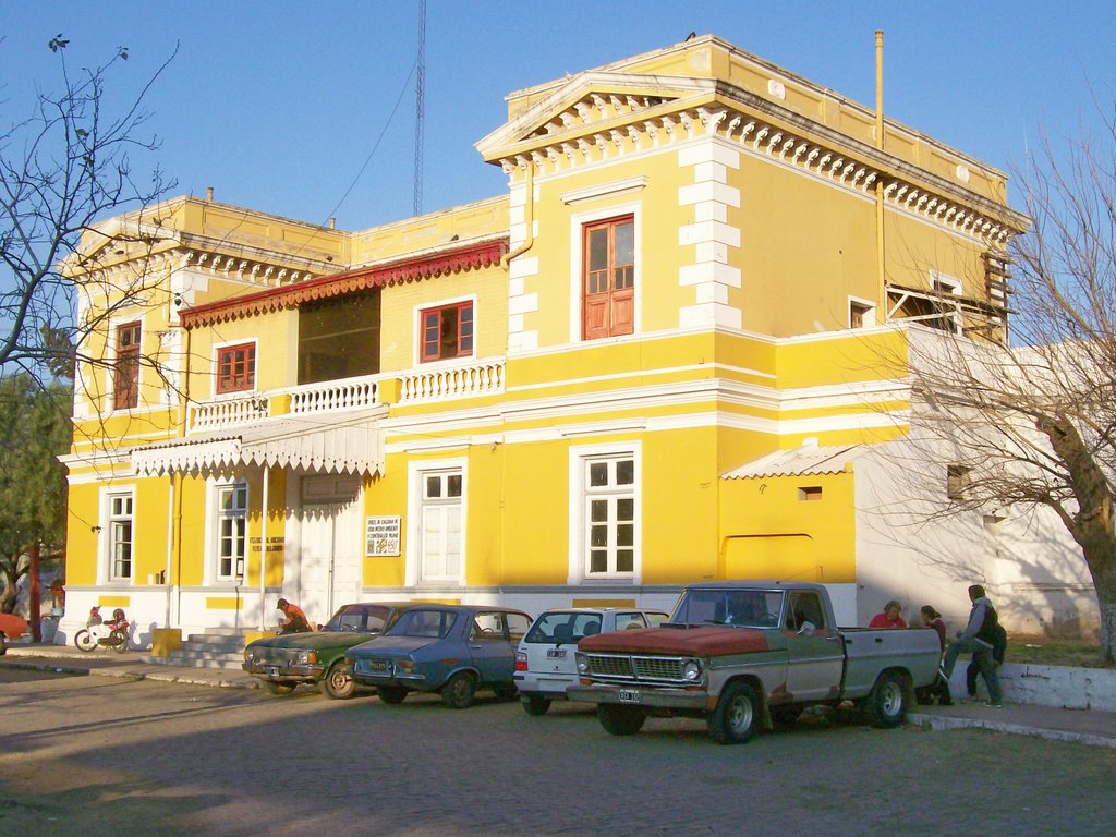 Ex estacion de ferrocarril by Ricardo Ciotti