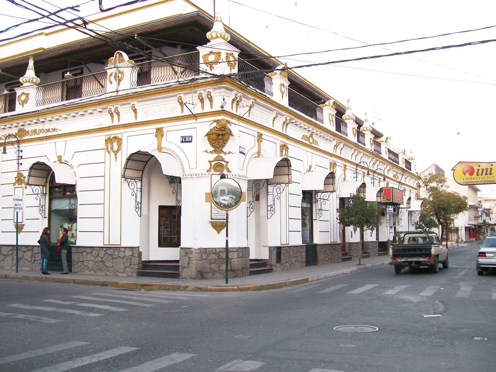 Edificio del Siglo by Ricardo Ciotti