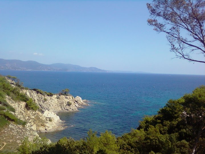 Vue sur la mer au Cap Benat by ordurman07