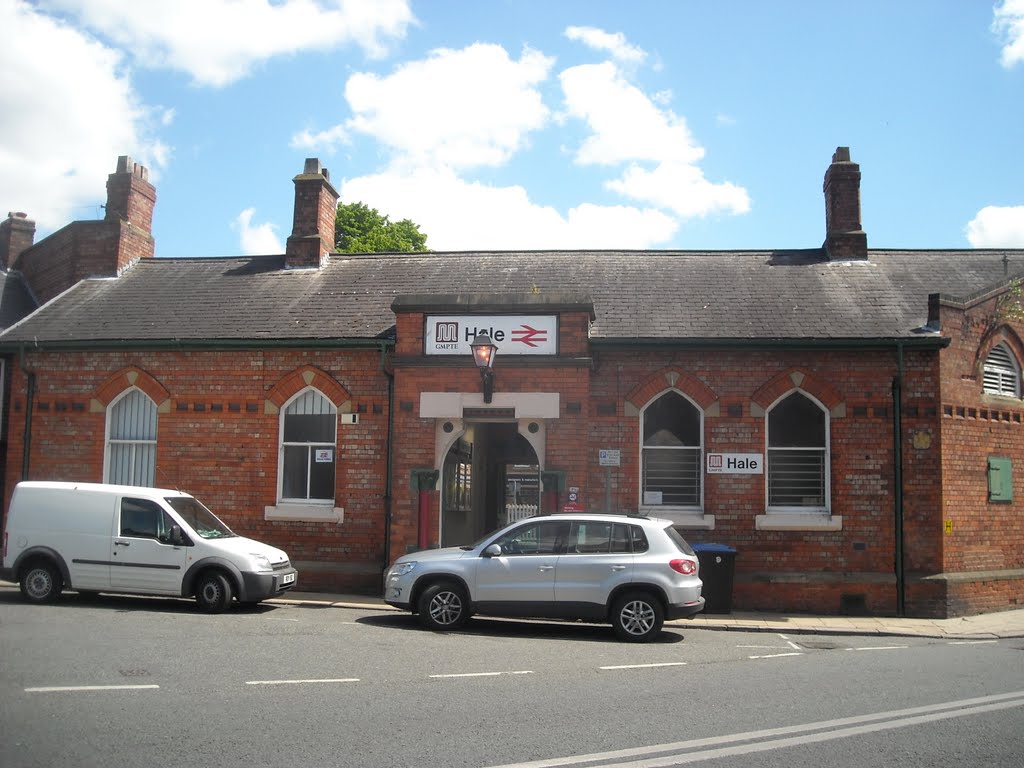 Hale Railway Station by WythenshaweMike