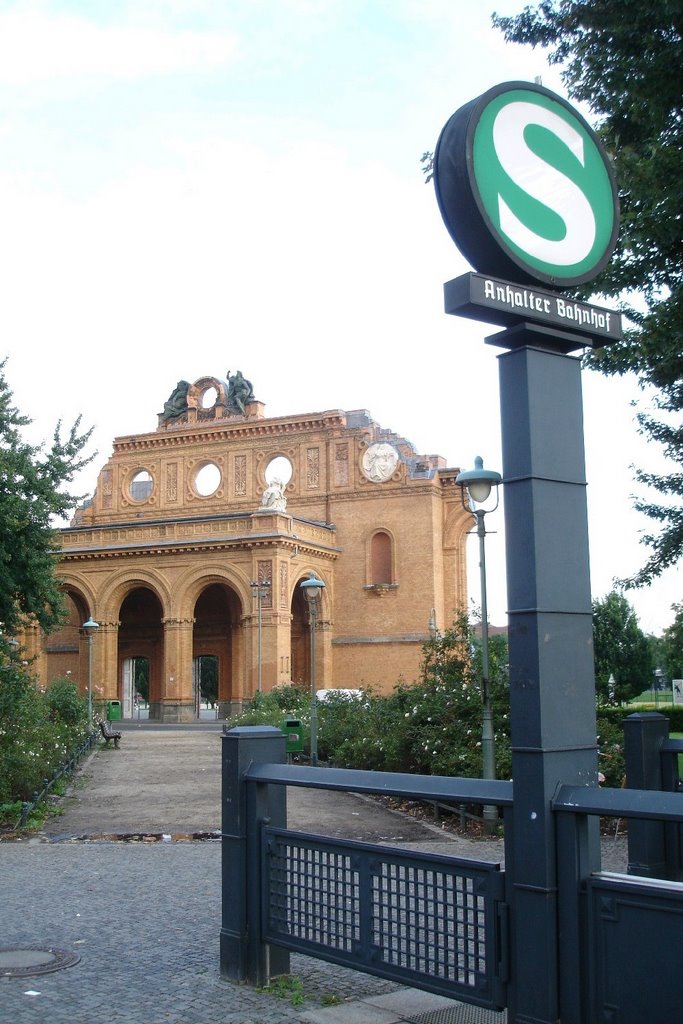 Anhalter Bahnhof (Portal), 07/2007 by André Friebel