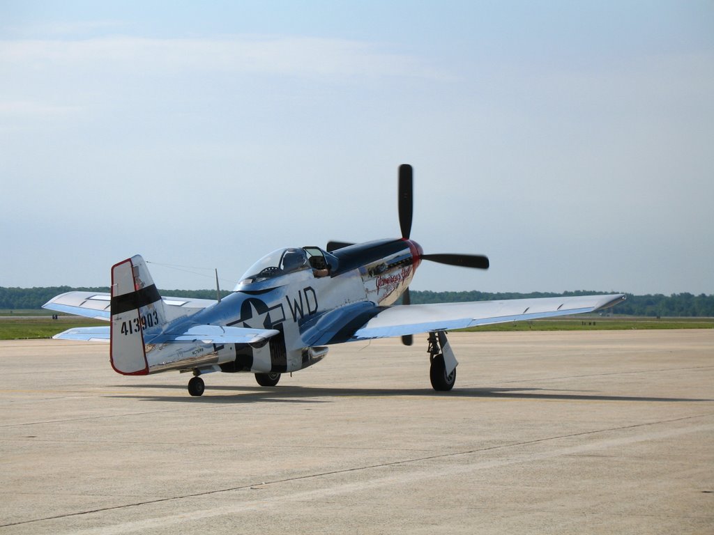 The fabulous P-51 Mustang at Andrews A.F.B. by Juca Lodetti