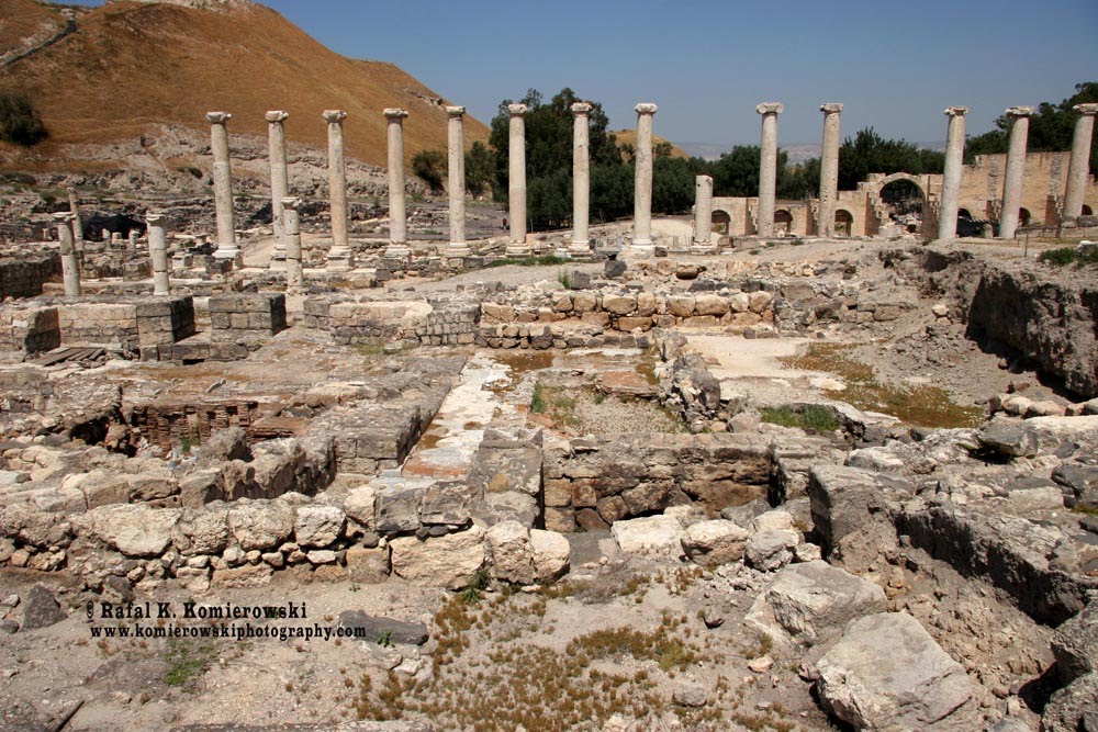 Beit She'an, Beit-Shean, Israel by Rafal K. Komierowski