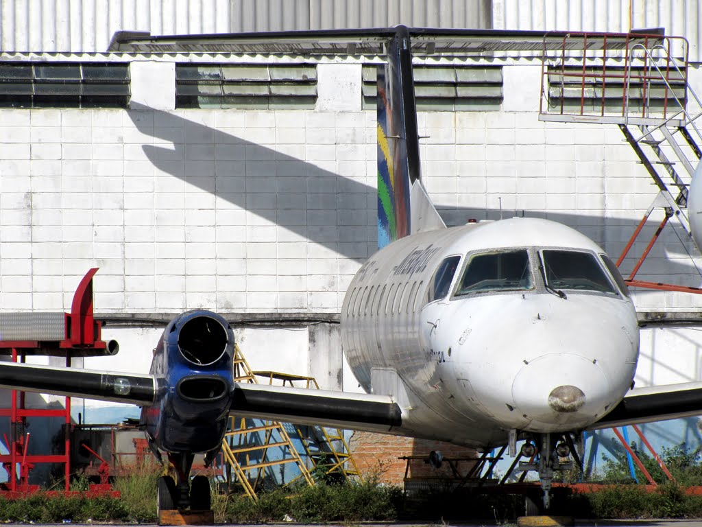 InterbrasilStar EM2 - São Paulo-Congonhas (CGH), SP, Brasil. by André Bonacin