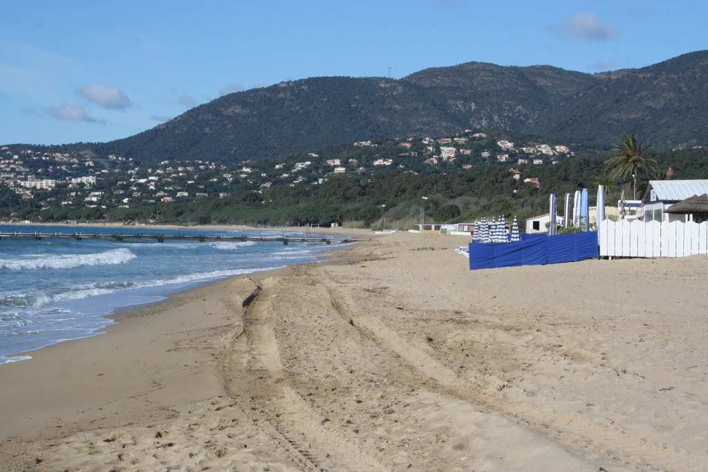 Plage de Croix-Valmer le 01/04/10 by Jacques de Lescar