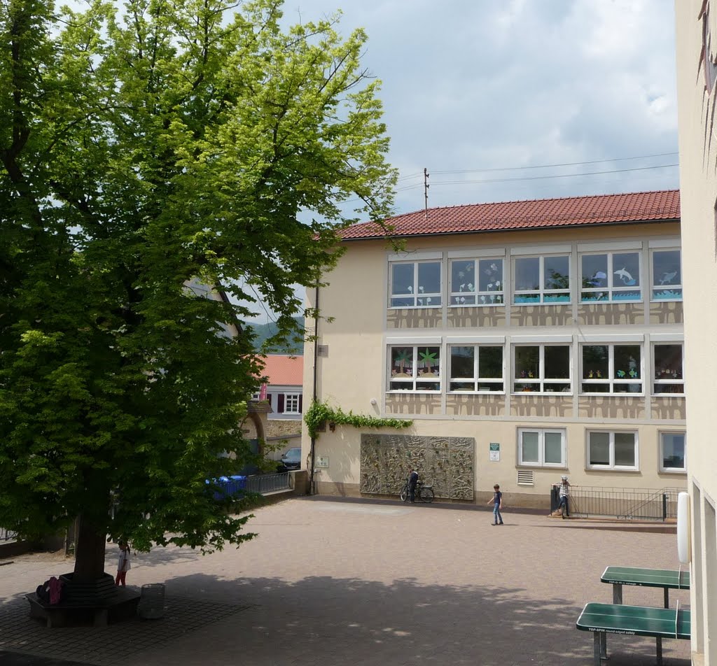 Grundschule aus dem Jahr 1962 by Immanuel Giel