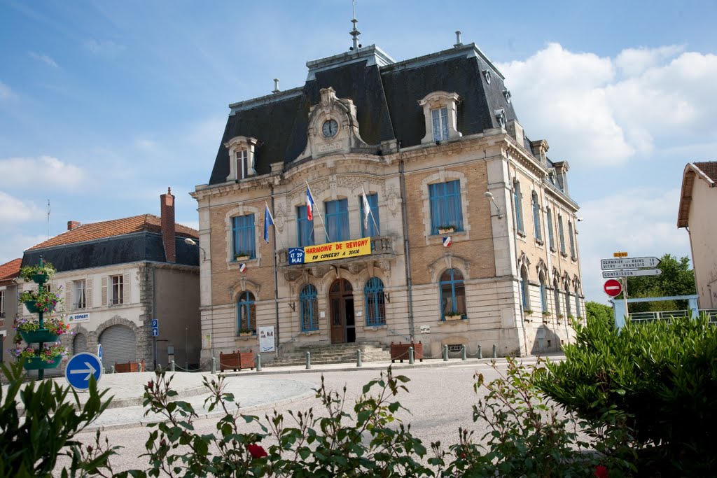 Hôtel de ville de Revigny by Cyril Auboin