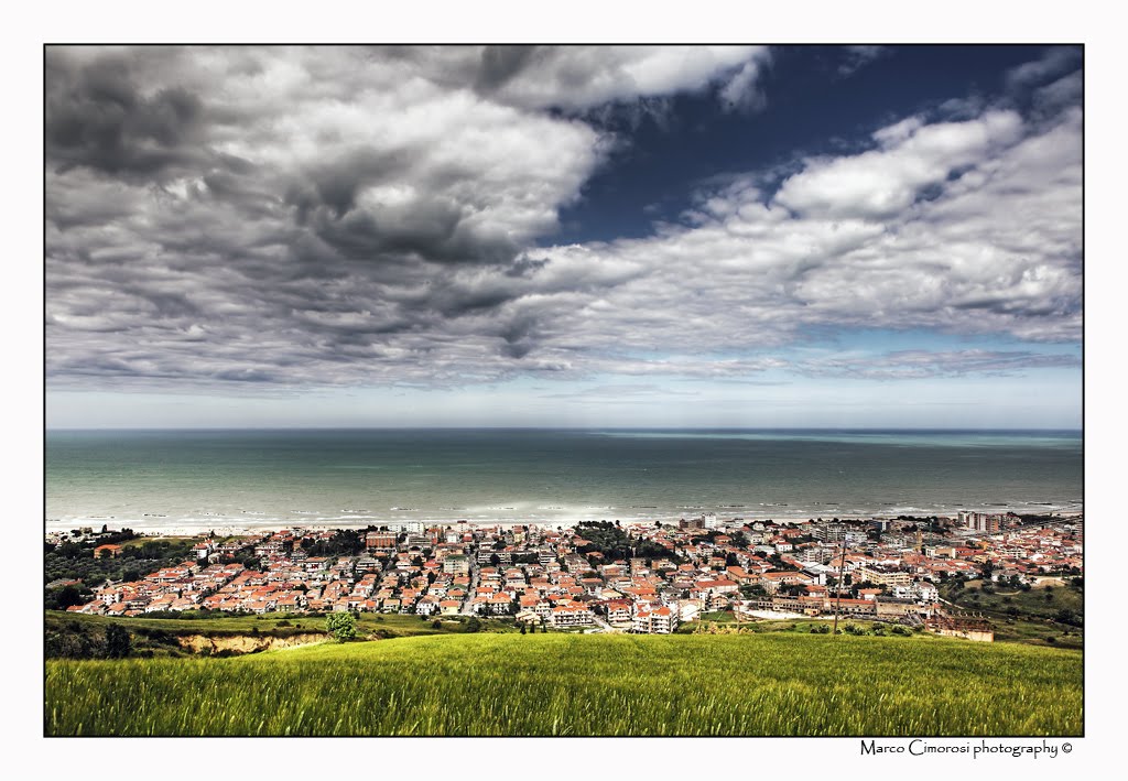 Roseto degli Abruzzi by marcocim