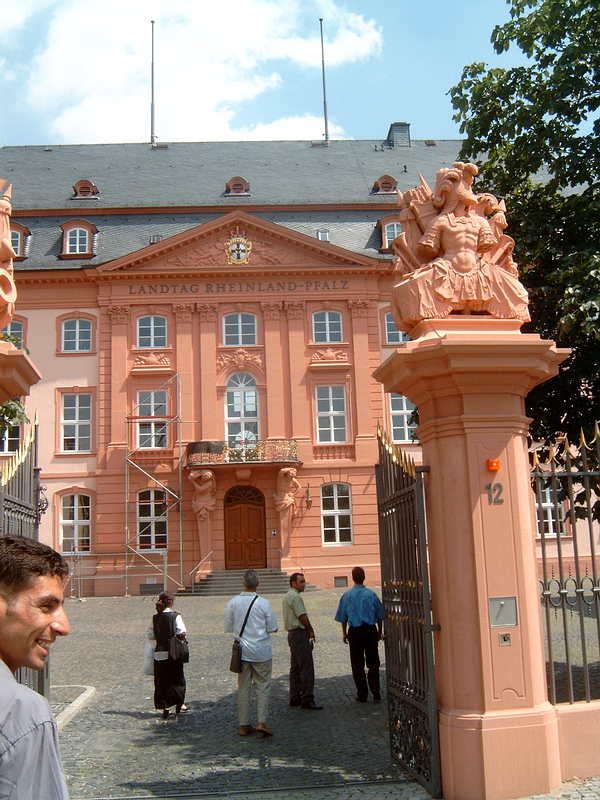 Mainz:Vor dem Landtag Rheinland-Pfalz. The Parliament by Mr A. Drioua