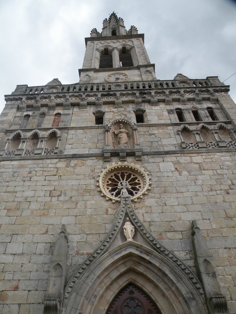 La belle église de Banne by maurice remy