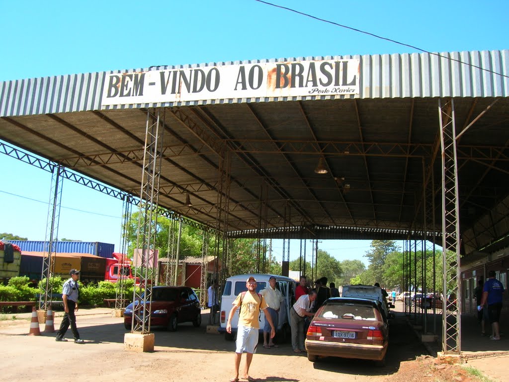 Chegando em Brasil. (Porto Xavier, Rio Grande do Sul) by Fernando Mantese