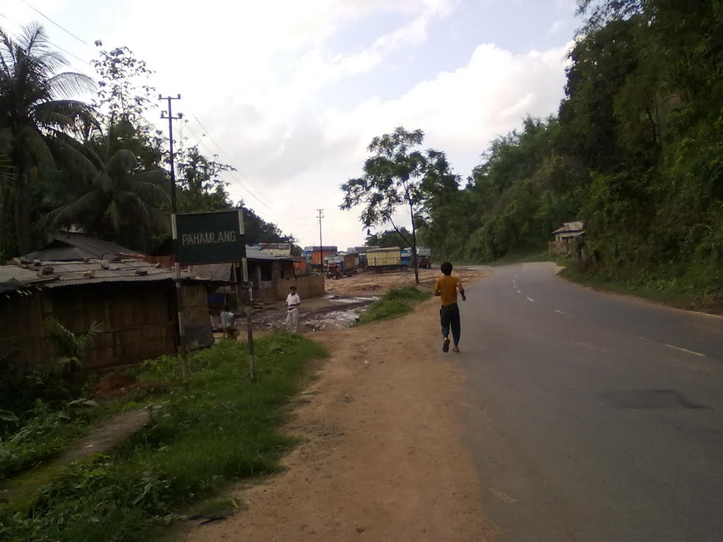 Pahamlang, Guwahati Shillong road, Meghalaya by San Phrangmung