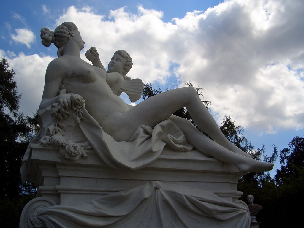 Statue, Schloss Sanssouci by Adiya