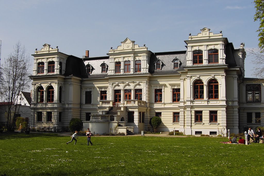 Böckelmannsche Villa von 1874 im Amtsgarten Ottersleben by K. Fischer