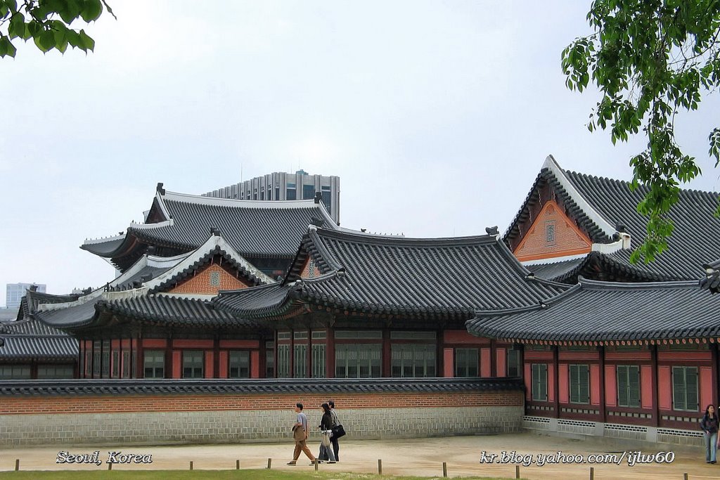 Gyeongbokgung by Lee Iljoo