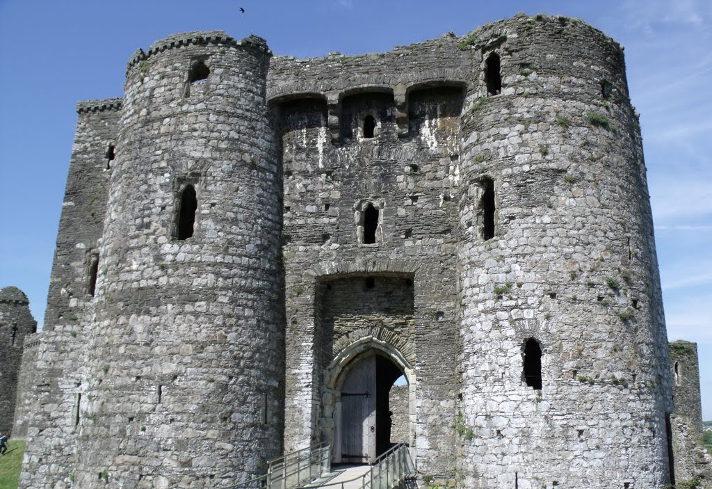 Kidwelly Castle Gatehouse by Kaiser MacCleg