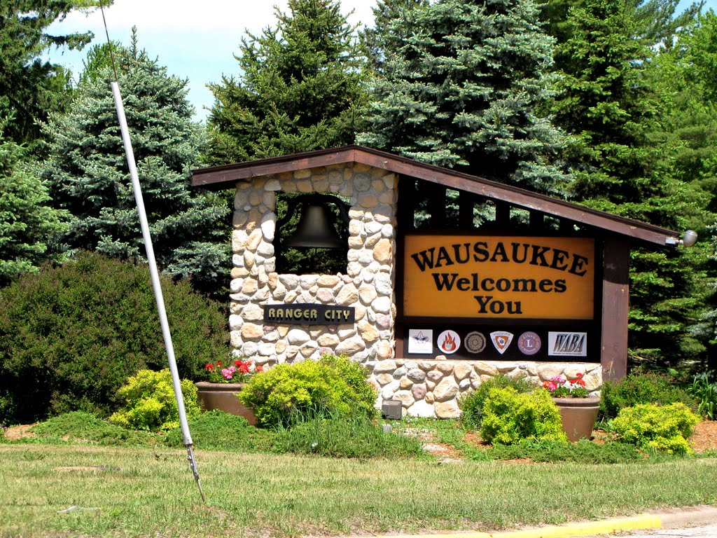 Wausaukee welcome sign by D200DX