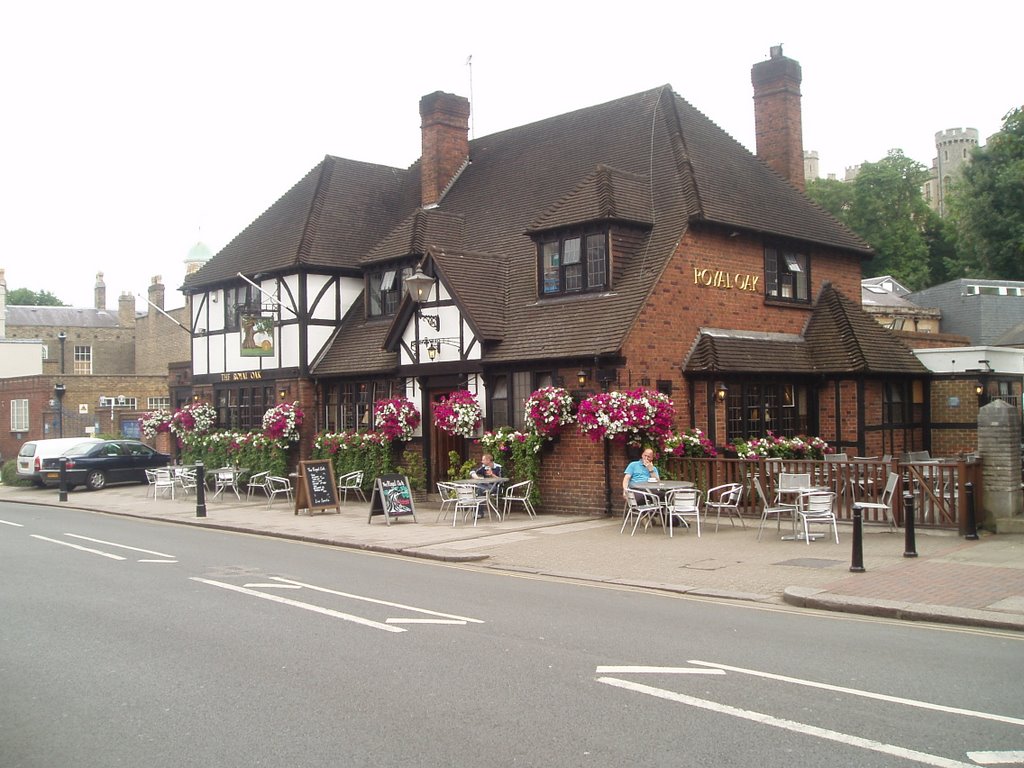 Royal Oak pub in Windsor by Vasily  Vlasov