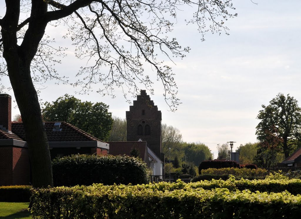 Brøndbyøster Kirke by EAN