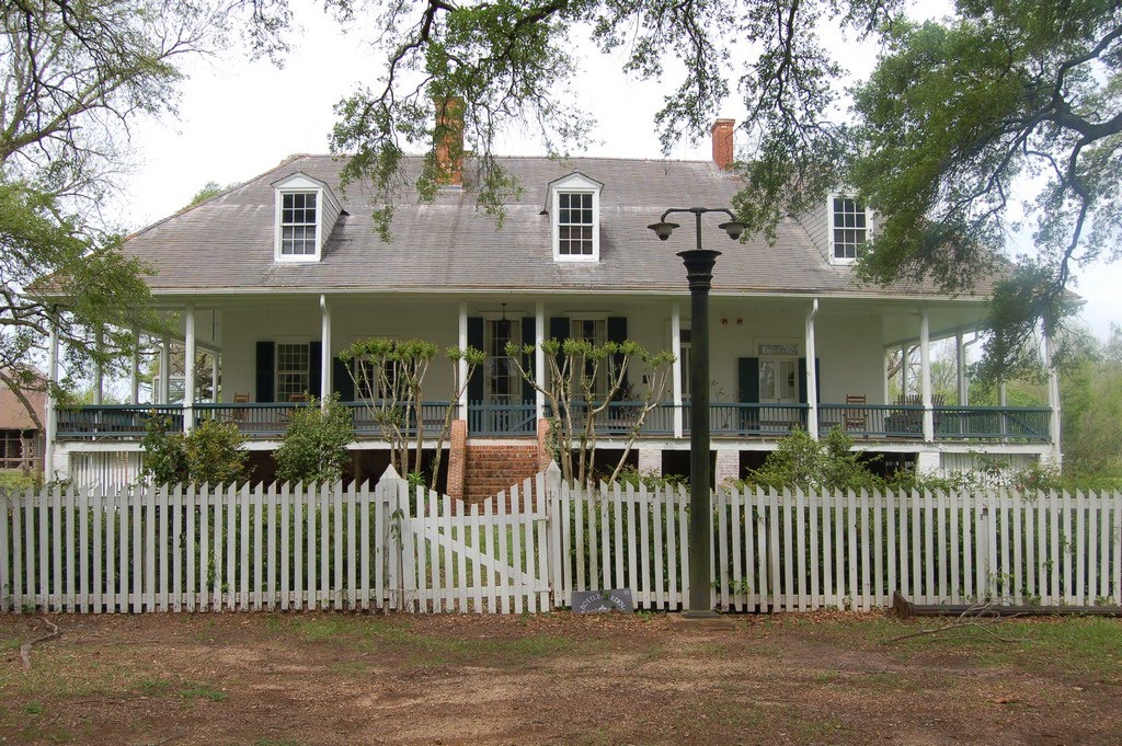 Oakland Plantation - Natchez, LA by cajunscrambler