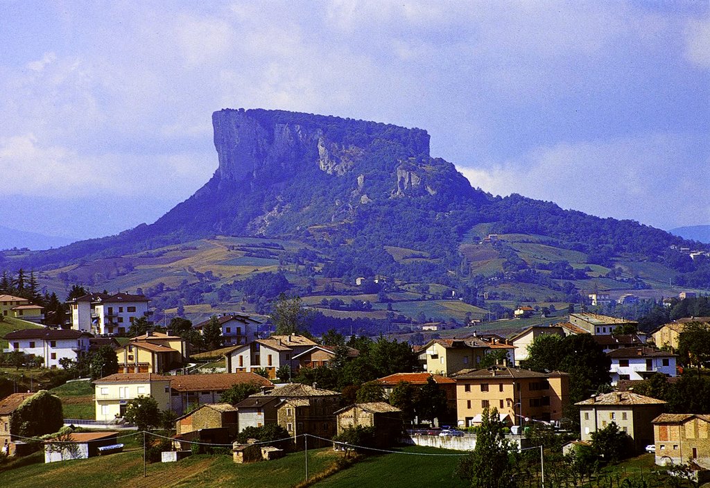 Pietra di Bismantova, Castelnovo ne monti, agosto 2000 by Marco Ferrari