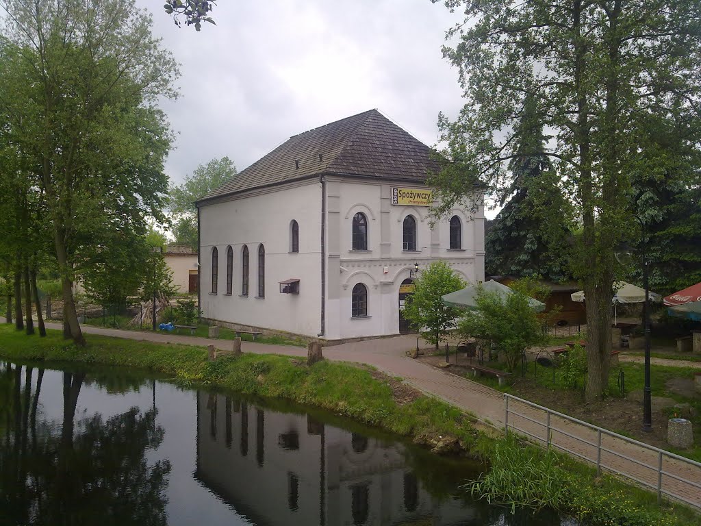 Dawna synagoga w Inowłodzu by Wyksztalciuch