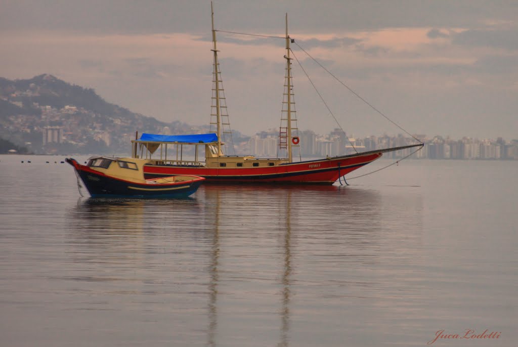 HDR -Cores e barcos. © JucaLodetti by JucaLodetti