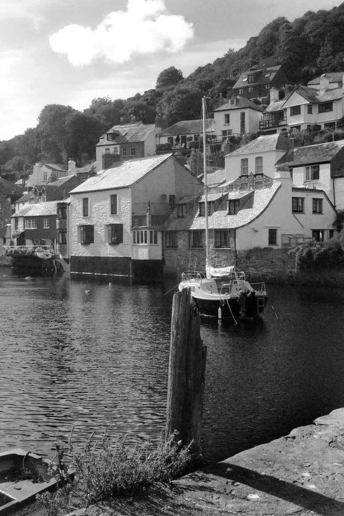 Polperro Harbour by merlinsquest